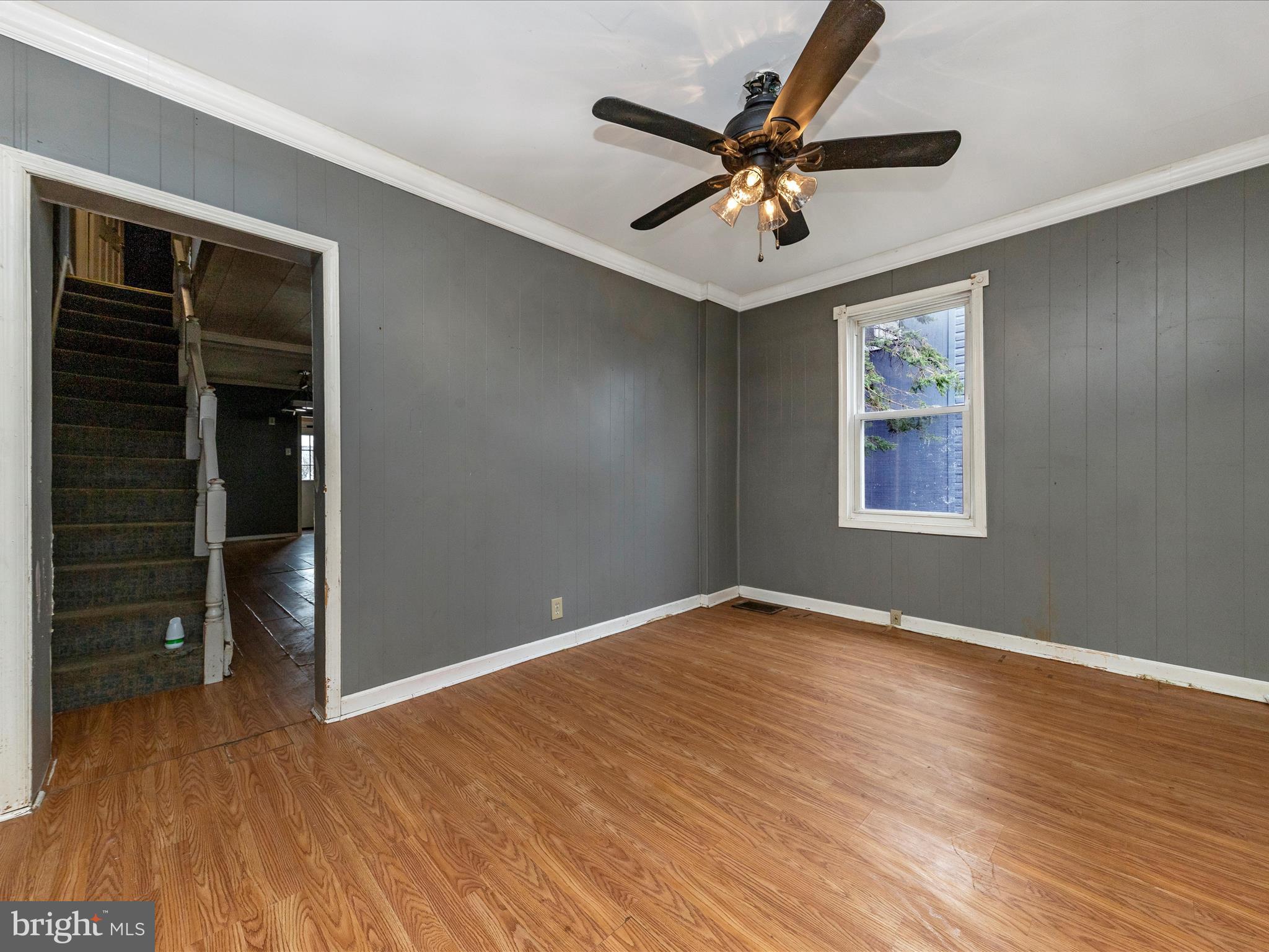 834 Chestnut Street Hagerstown, MD 21740 - Photo 4 of 50 Living Room