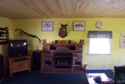 1211 Butztown Road Bethlehem, PA 18017 - Photo 3 of 5 Family Room