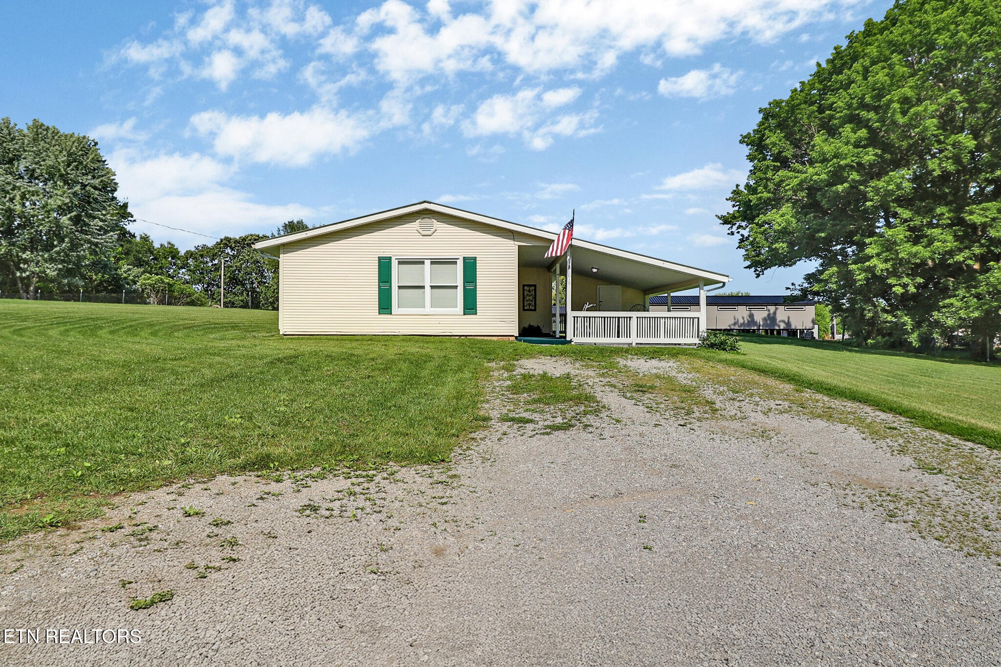 1019 Lincoln Road Jamestown, TN 38556 - Photo 3 of 31