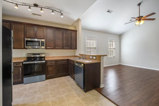 $2,200 | 225 Mazyck Greens Court, Goose Creek, SC 29445