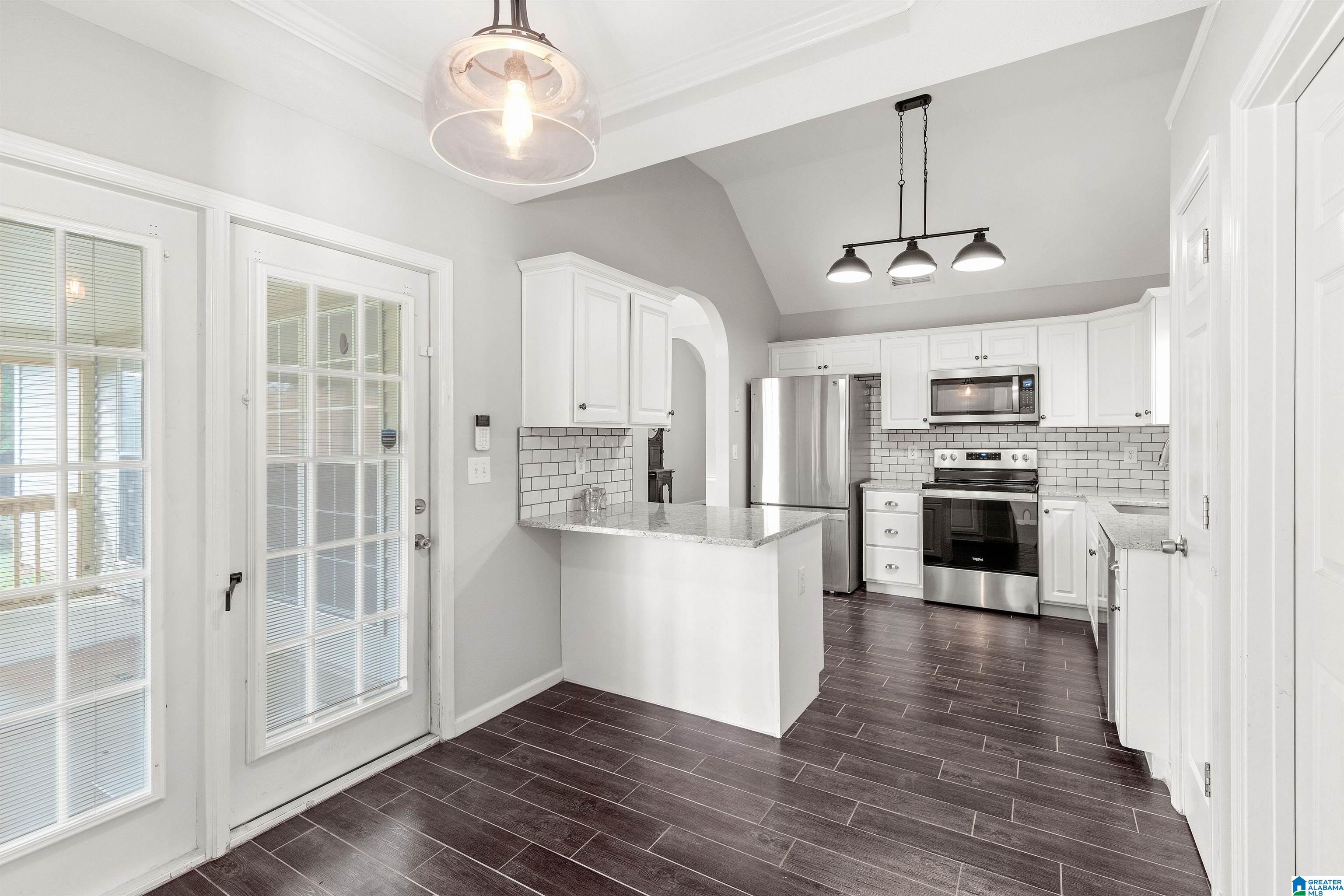 114 Horseshoe Circle Alabaster, AL 35007 - Photo 4 of 44