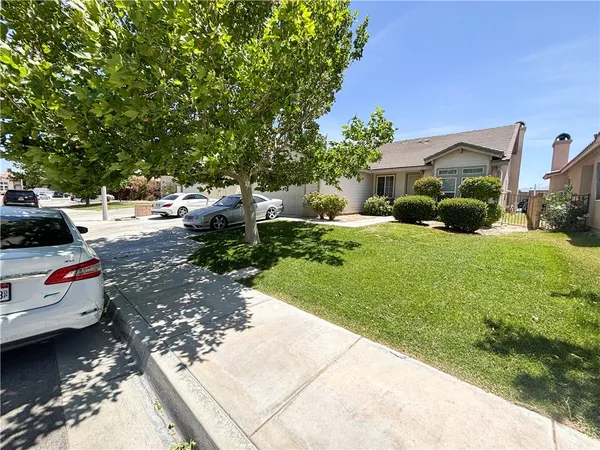 $475,000 | 4042 West Ave J 9, Lancaster, CA 93536