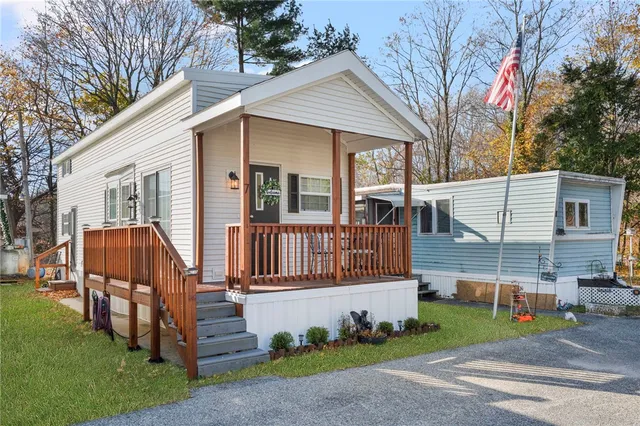 $160,000 | 443 Dyer Avenue, Cranston, RI 02920