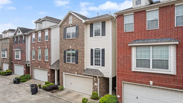 $2,700 | 3410 Skyline Village Drive, Houston, TX 77057
