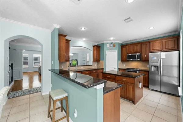 $2,700 | 3410 Skyline Village Drive, Houston, TX 77057