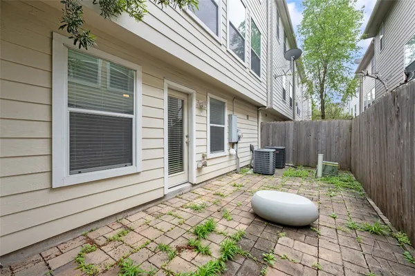 $2,700 | 3410 Skyline Village Drive, Houston, TX 77057