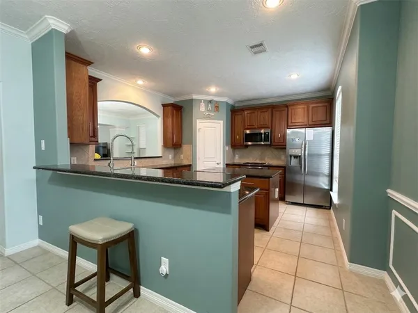 $2,700 | 3410 Skyline Village Drive, Houston, TX 77057