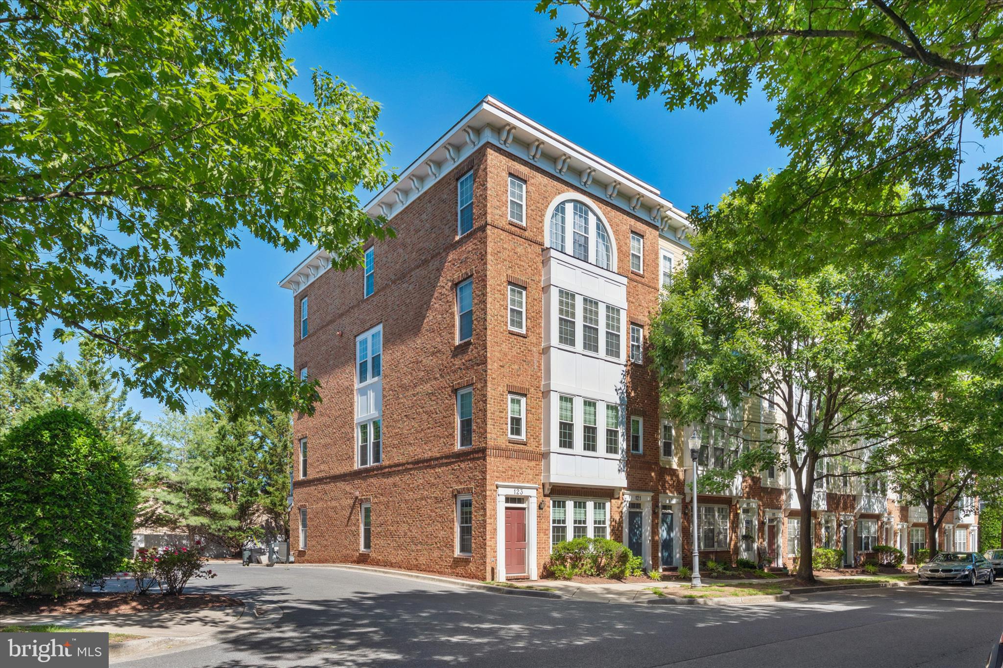 123 Bucksfield Road, Unit 123 Gaithersburg, MD 20878 - Photo 31 of 49 Exterior Front