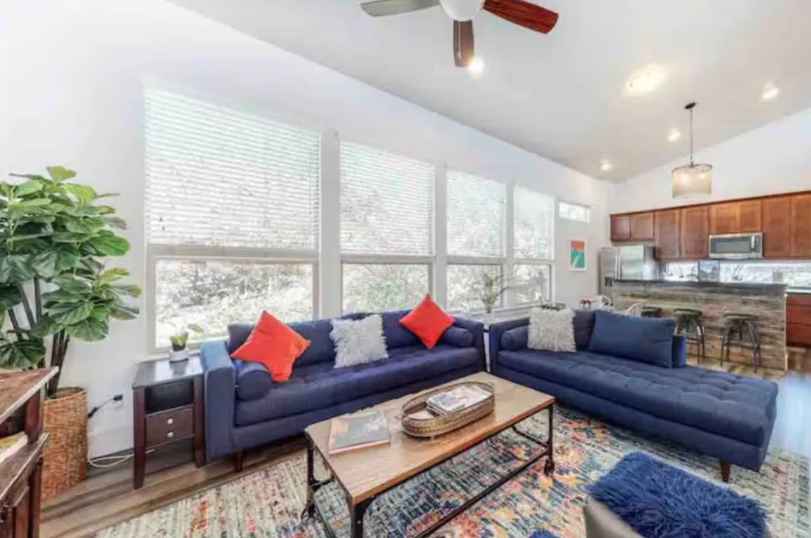 2307 East 2nd Street, Unit A Austin, TX 78702 - Photo 2 of 21