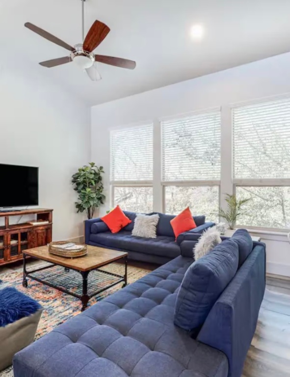 2307 East 2nd Street, Unit A Austin, TX 78702 - Photo 3 of 21