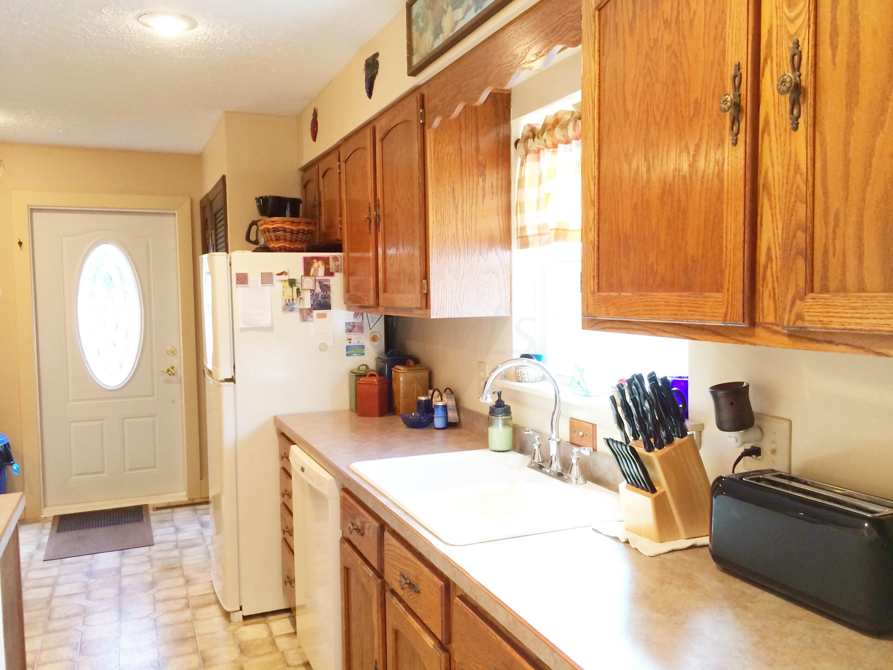 677 Sharon Valley Road Newark, OH 43055 - Photo 4 of 24 Gallery Image 4