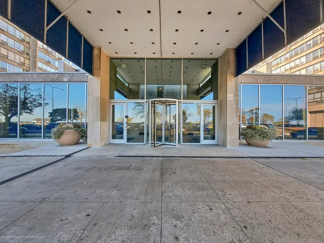 $399,000 | 4800 South Chicago Beach Drive, Unit 100102, Chicago, IL 60615