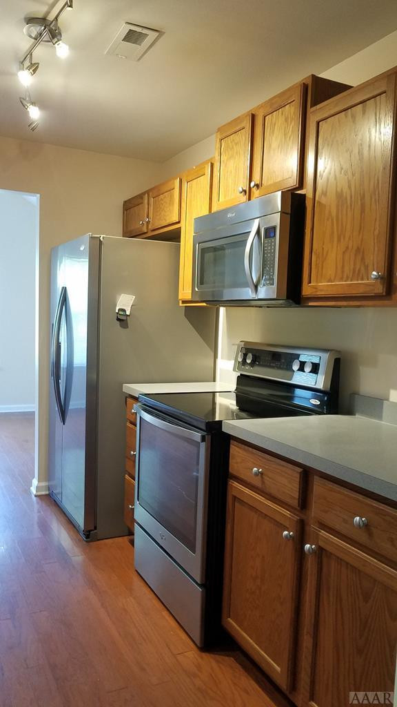 1042 Scott Road Elizabeth City, NC 27909 - Photo 7 of 19 Stainless Steel Appliances