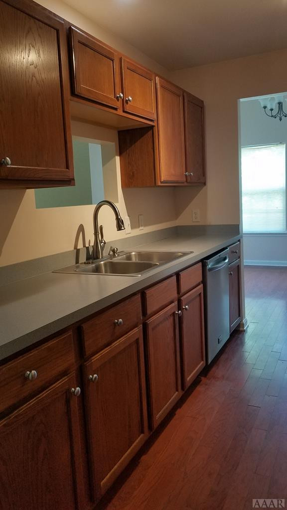 1042 Scott Road Elizabeth City, NC 27909 - Photo 8 of 19 Ample cabinet space