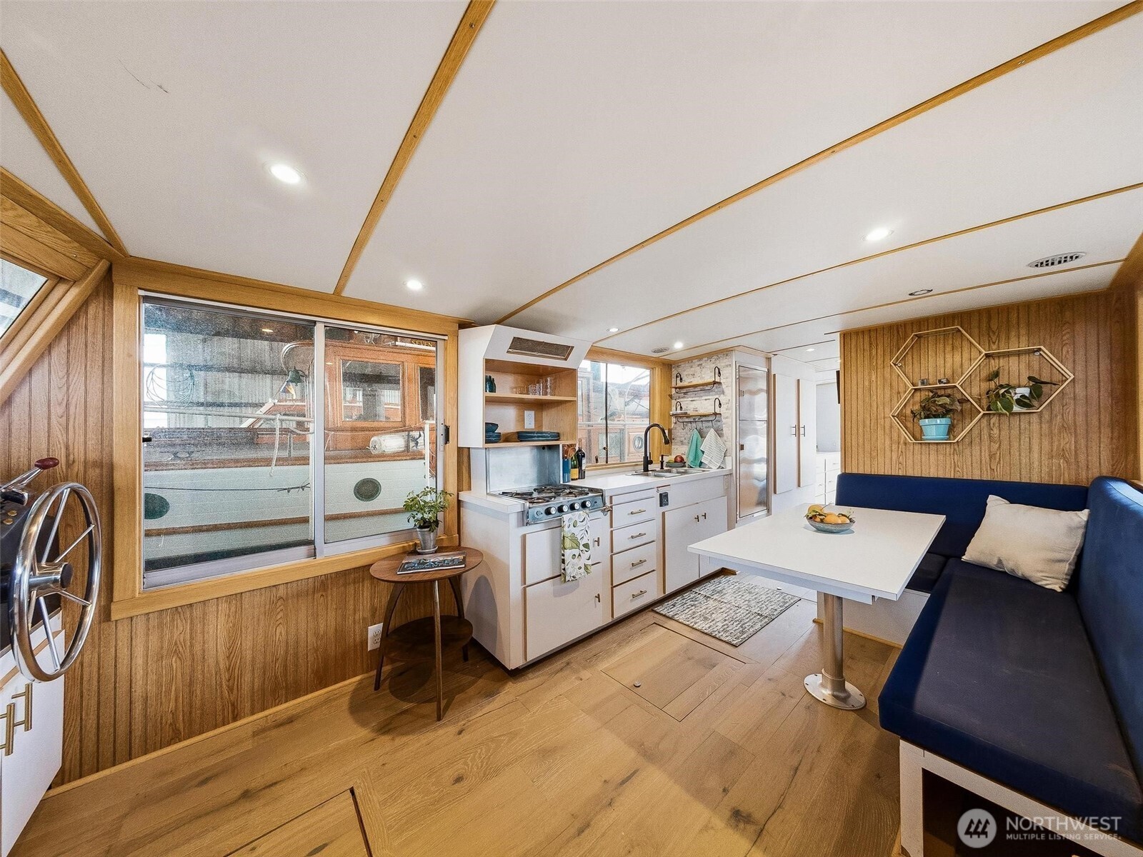 2401 North Northlake Way Seattle, WA 98103 - Photo 1 of 25