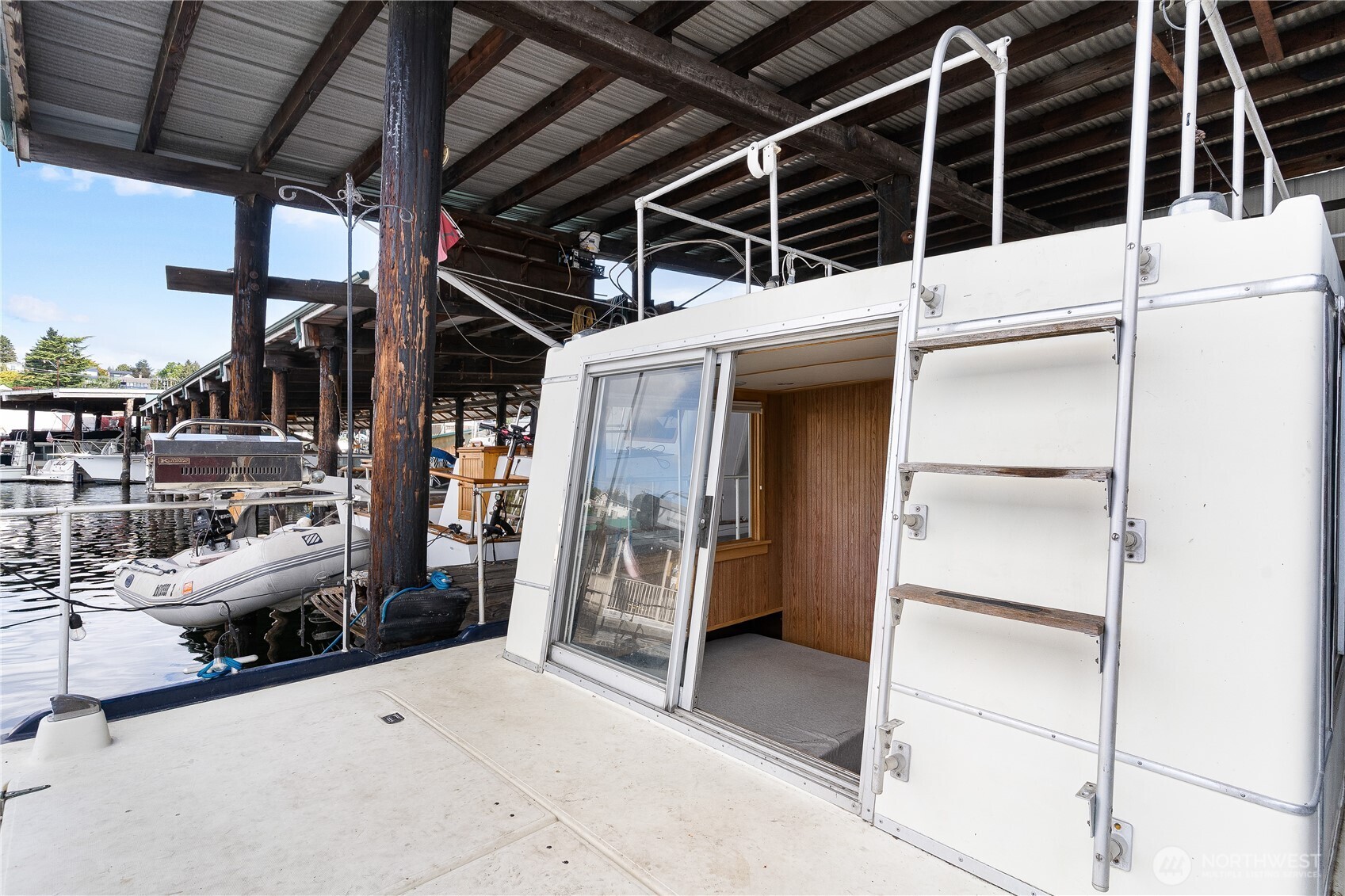 2401 North Northlake Way Seattle, WA 98103 - Photo 17 of 32 a view of a walk in closet