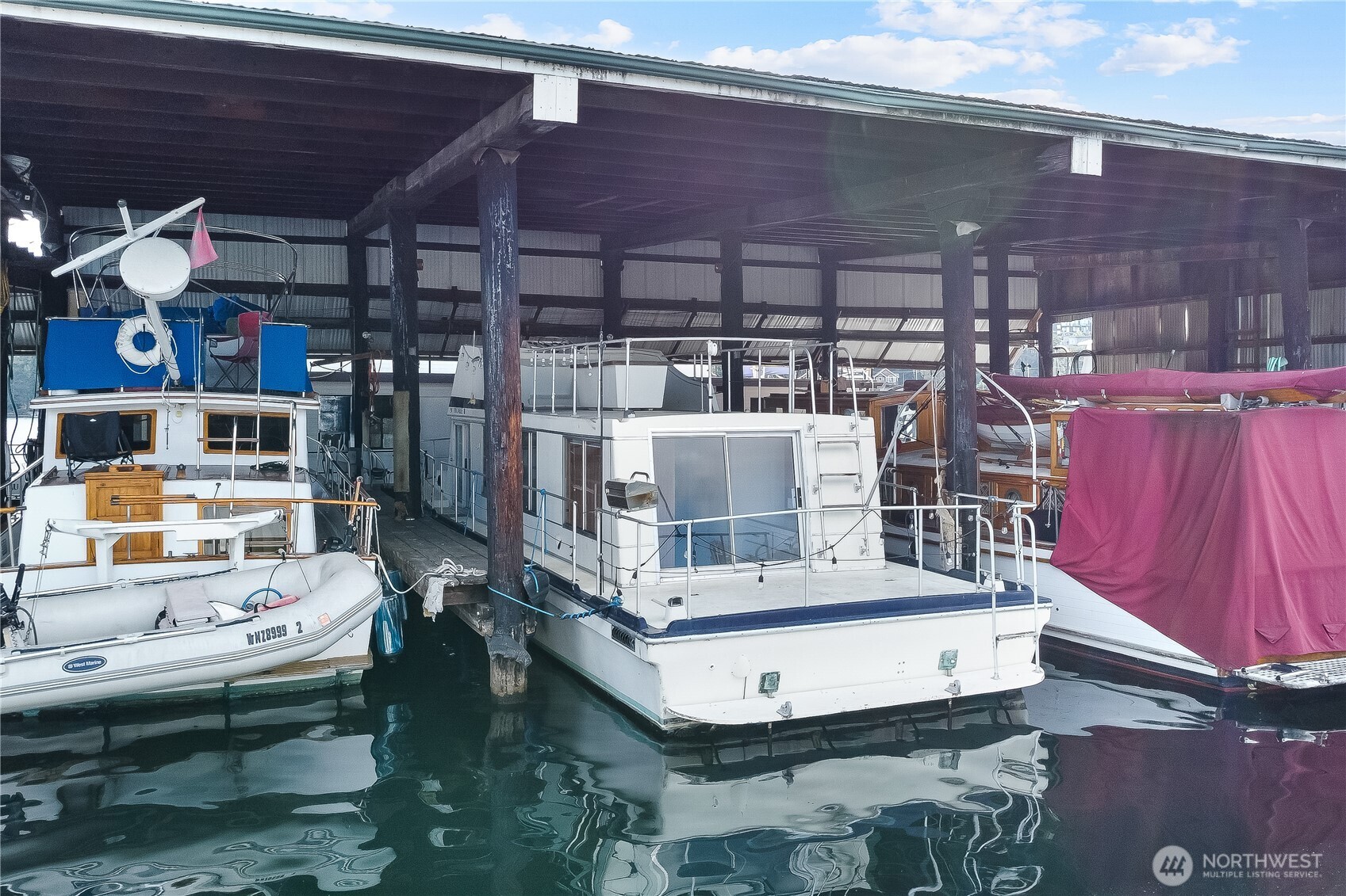 2401 North Northlake Way Seattle, WA 98103 - Photo 28 of 32 a roof deck view with a sitting space