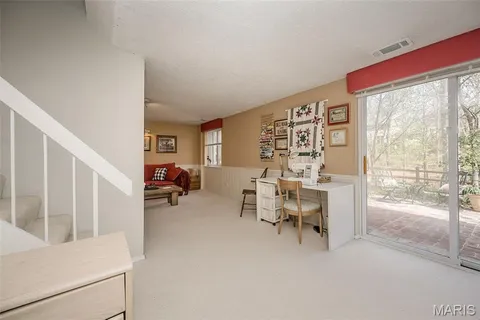 $389,900 | 812 Paquerette Court, Manchester, MO 63021