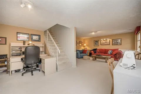 $389,900 | 812 Paquerette Court, Manchester, MO 63021