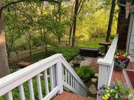 $389,900 | 812 Paquerette Court, Manchester, MO 63021