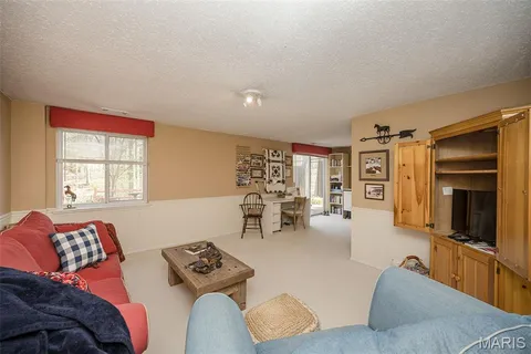 $389,900 | 812 Paquerette Court, Manchester, MO 63021