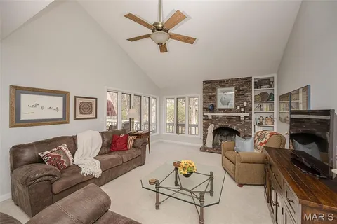 $389,900 | 812 Paquerette Court, Manchester, MO 63021