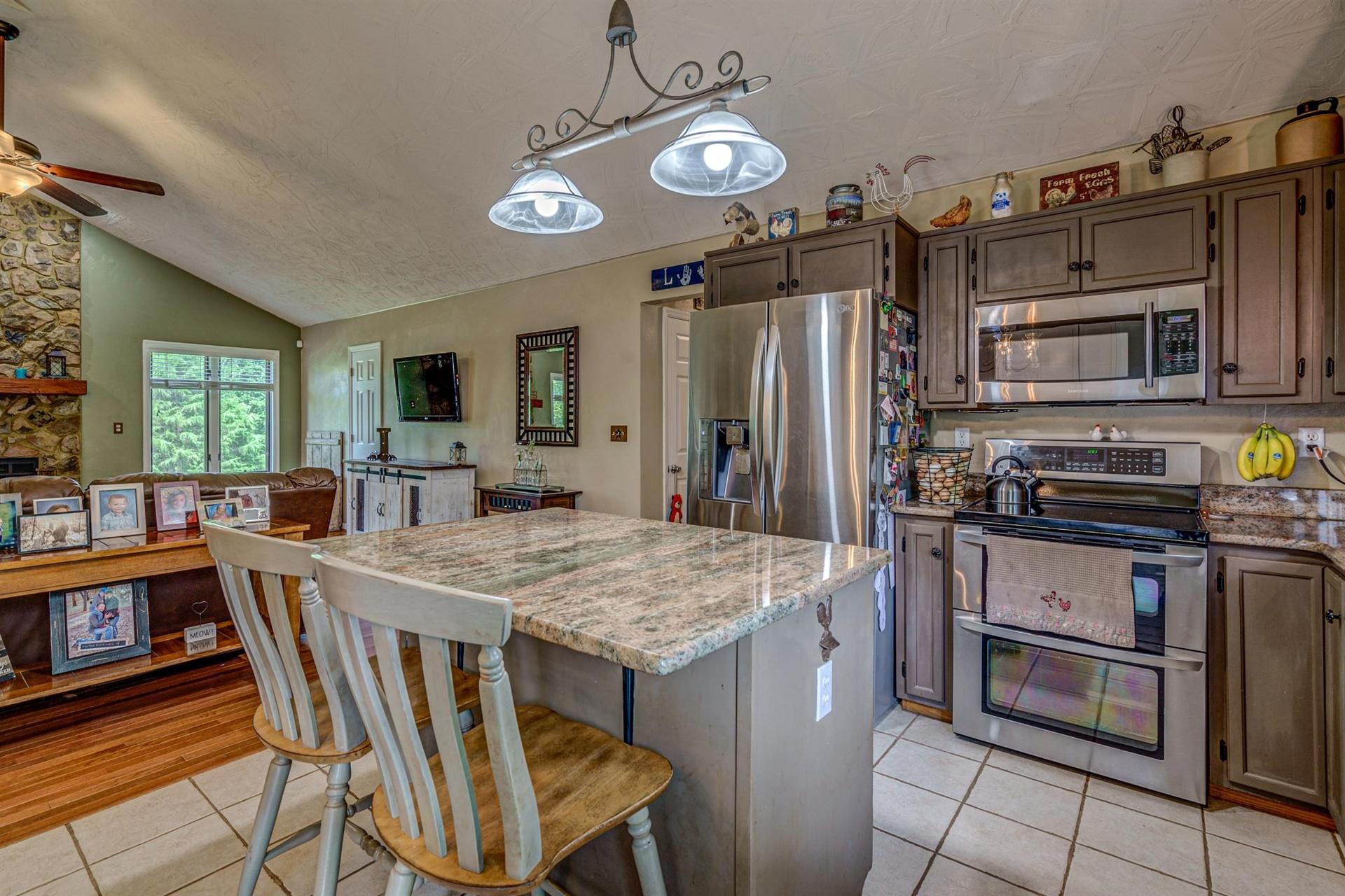 3480 Saunders Road Vinton, VA 24179 - Photo 13 of 40 11-Saunders Rd 007