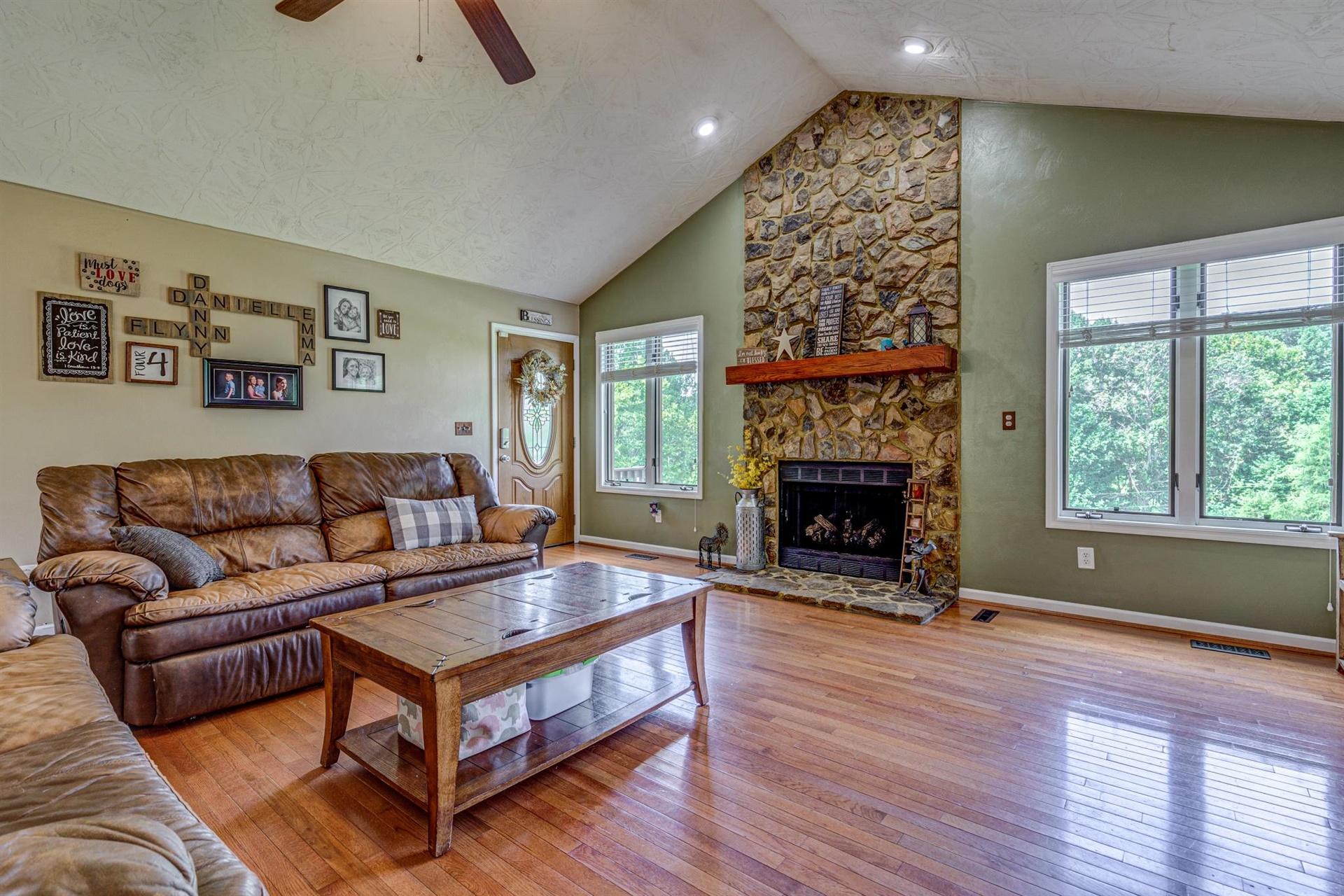 3480 Saunders Road Vinton, VA 24179 - Photo 9 of 40 07-Saunders Rd 003