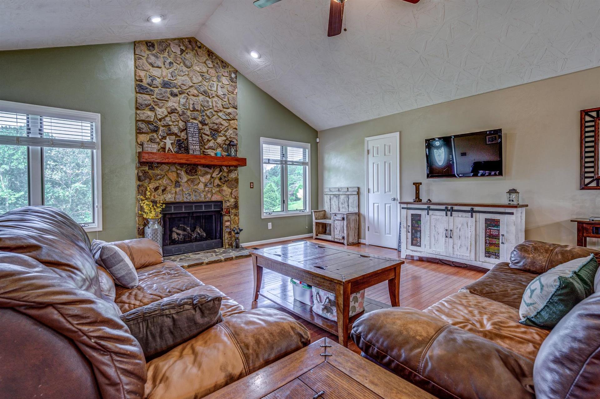 3480 Saunders Road Vinton, VA 24179 - Photo 10 of 40 08-Saunders Rd 004