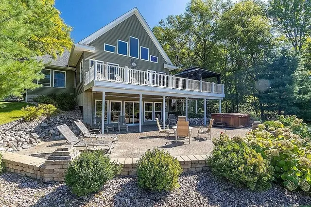 $849,900 | 3518 East Long Lake Road, Harrison, MI 48625