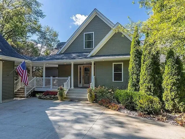 $849,900 | 3518 East Long Lake Road, Harrison, MI 48625