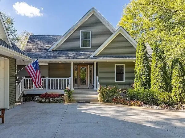$849,900 | 3518 East Long Lake Road, Harrison, MI 48625