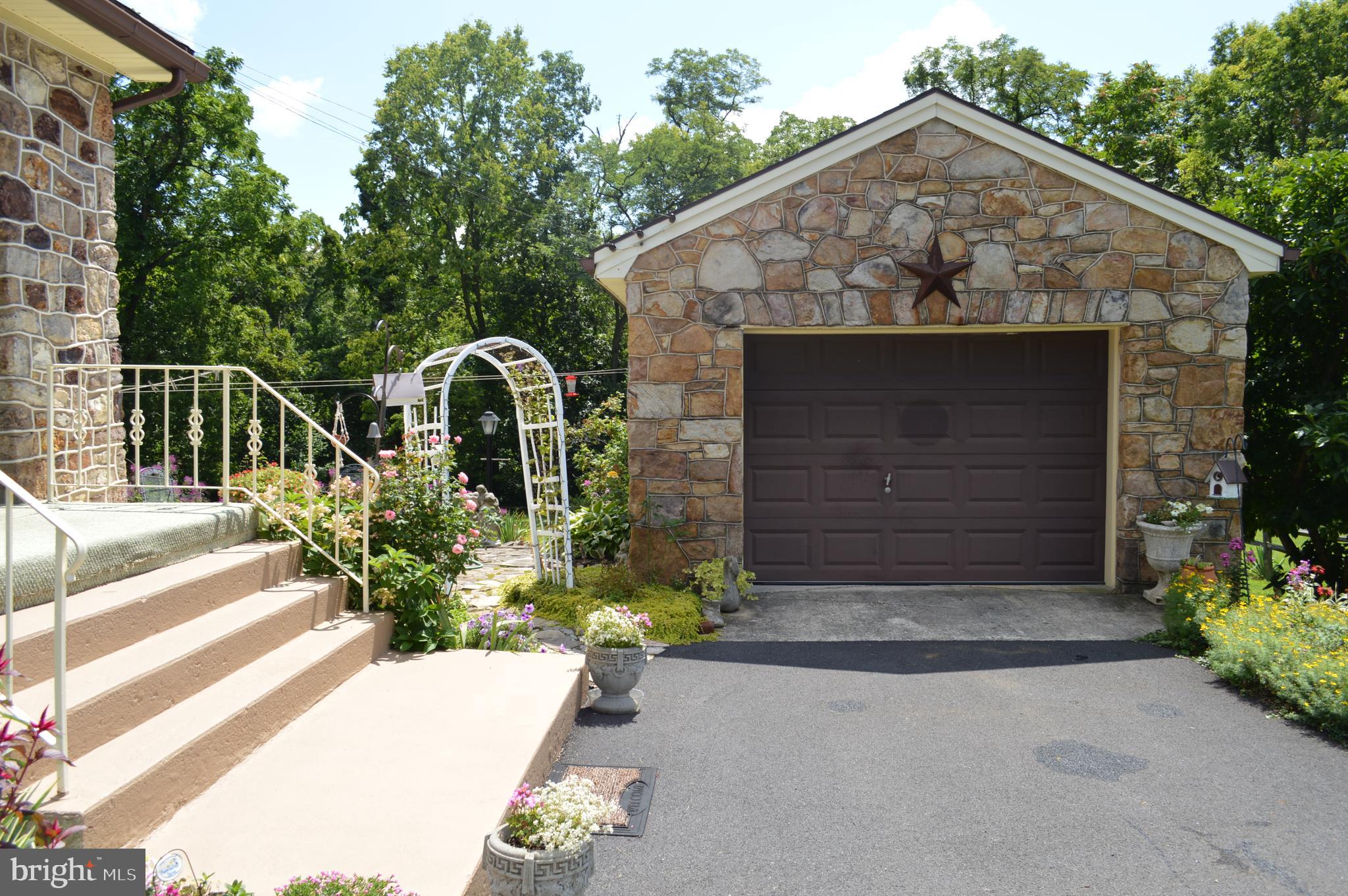 3763 Spring Road Carlisle, PA 17013 - Photo 6 of 80 Gallery Image 6