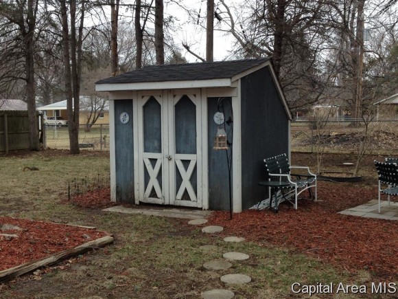 94 Circle Drive Springfield, IL 62703 - Photo 20 of 23