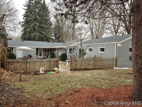94 Circle Drive Springfield, IL 62703 - Photo 2 of 23