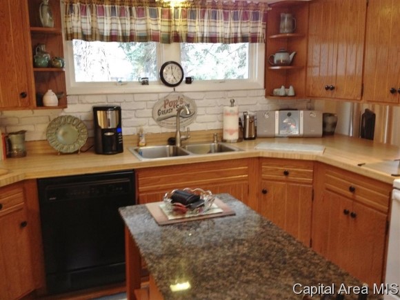 94 Circle Drive Springfield, IL 62703 - Photo 7 of 23