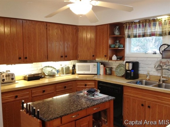 94 Circle Drive Springfield, IL 62703 - Photo 8 of 23