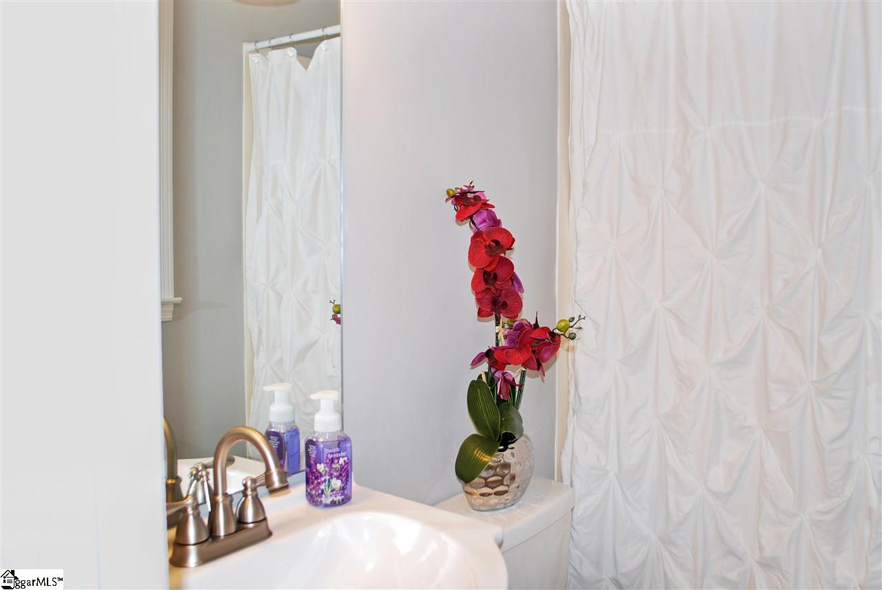305 Timberlane Road Greer, SC 29651 - Photo 18 of 19 Gallery Image 18