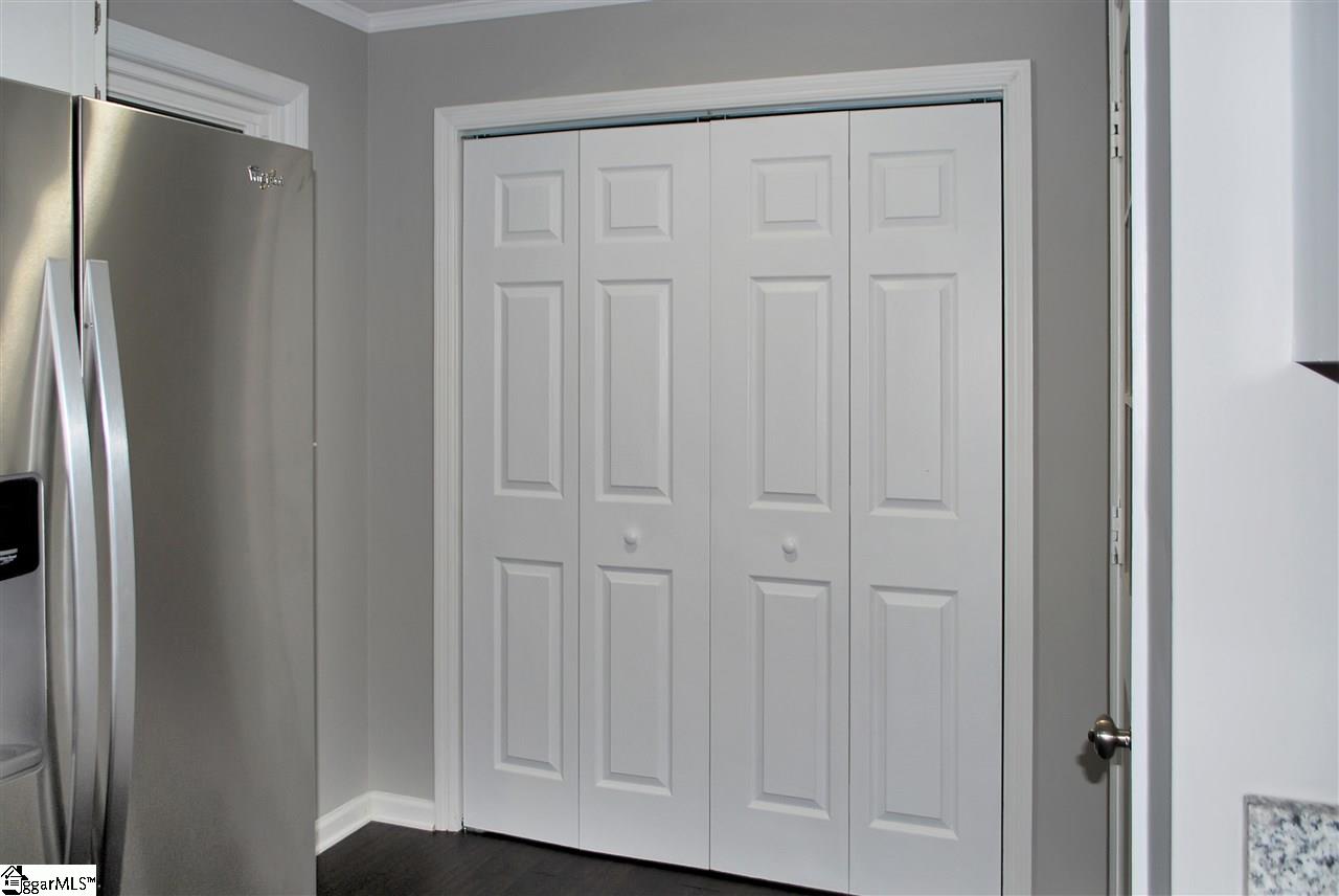 305 Timberlane Road Greer, SC 29651 - Photo 5 of 19 Gallery Image 5