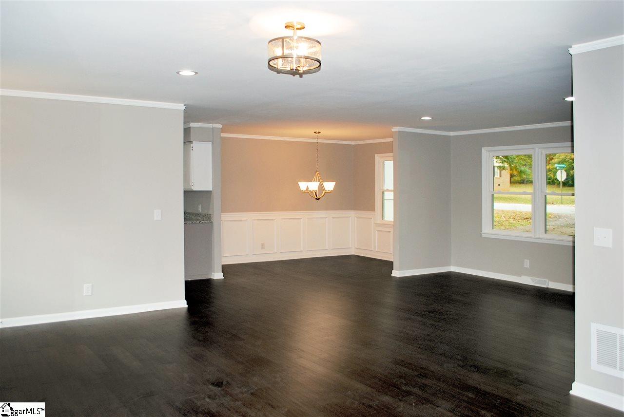 305 Timberlane Road Greer, SC 29651 - Photo 9 of 19 Gallery Image 9