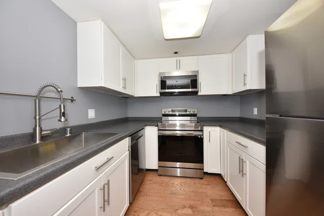 $224,900 | 1633 North Prospect Avenue, Unit 10C, Milwaukee, WI 53202