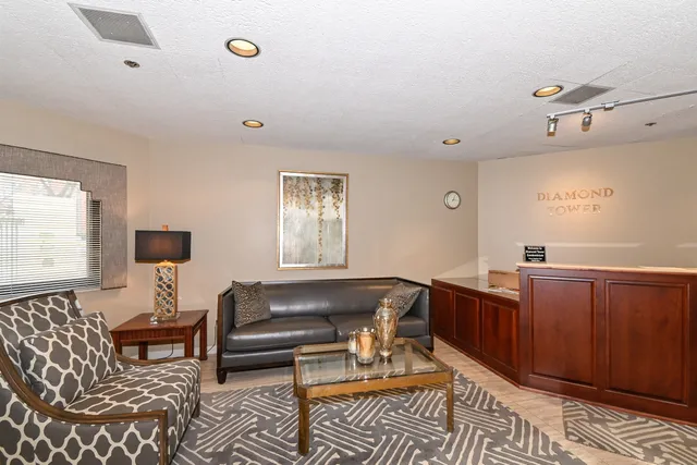 $224,900 | 1633 North Prospect Avenue, Unit 10C, Milwaukee, WI 53202