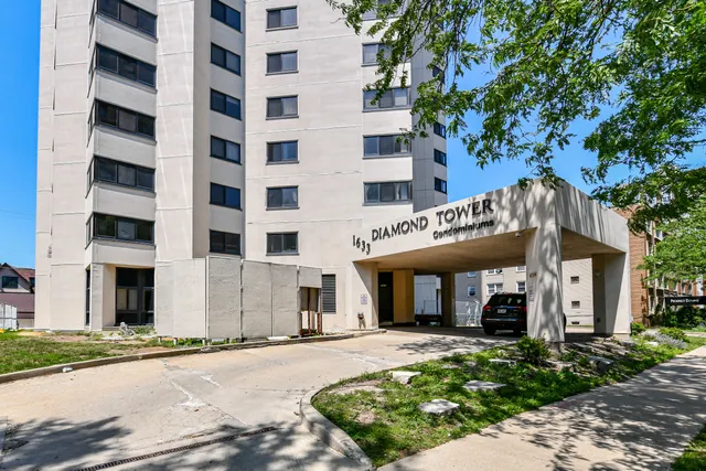 $224,900 | 1633 North Prospect Avenue, Unit 10C, Milwaukee, WI 53202