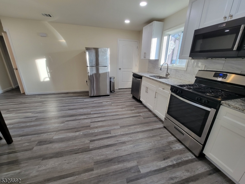 46 Garret Street Paterson, NJ 07501 - Photo 5 of 11