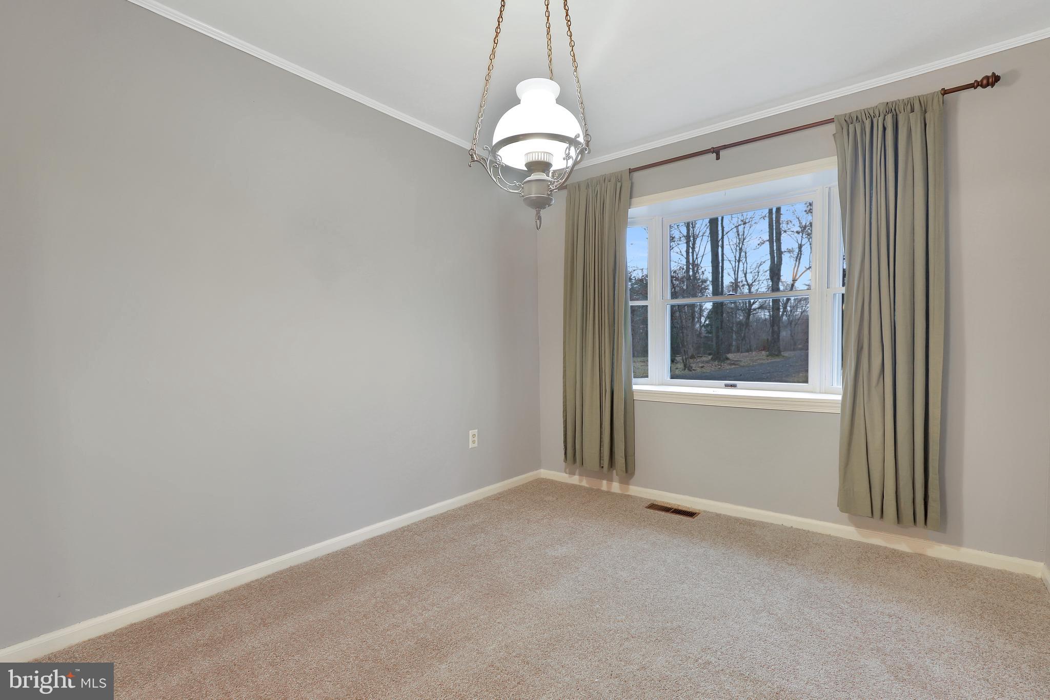 5562 Snow Mountain Road Broad Run, VA 20137 - Photo 12 of 46 Dining Room