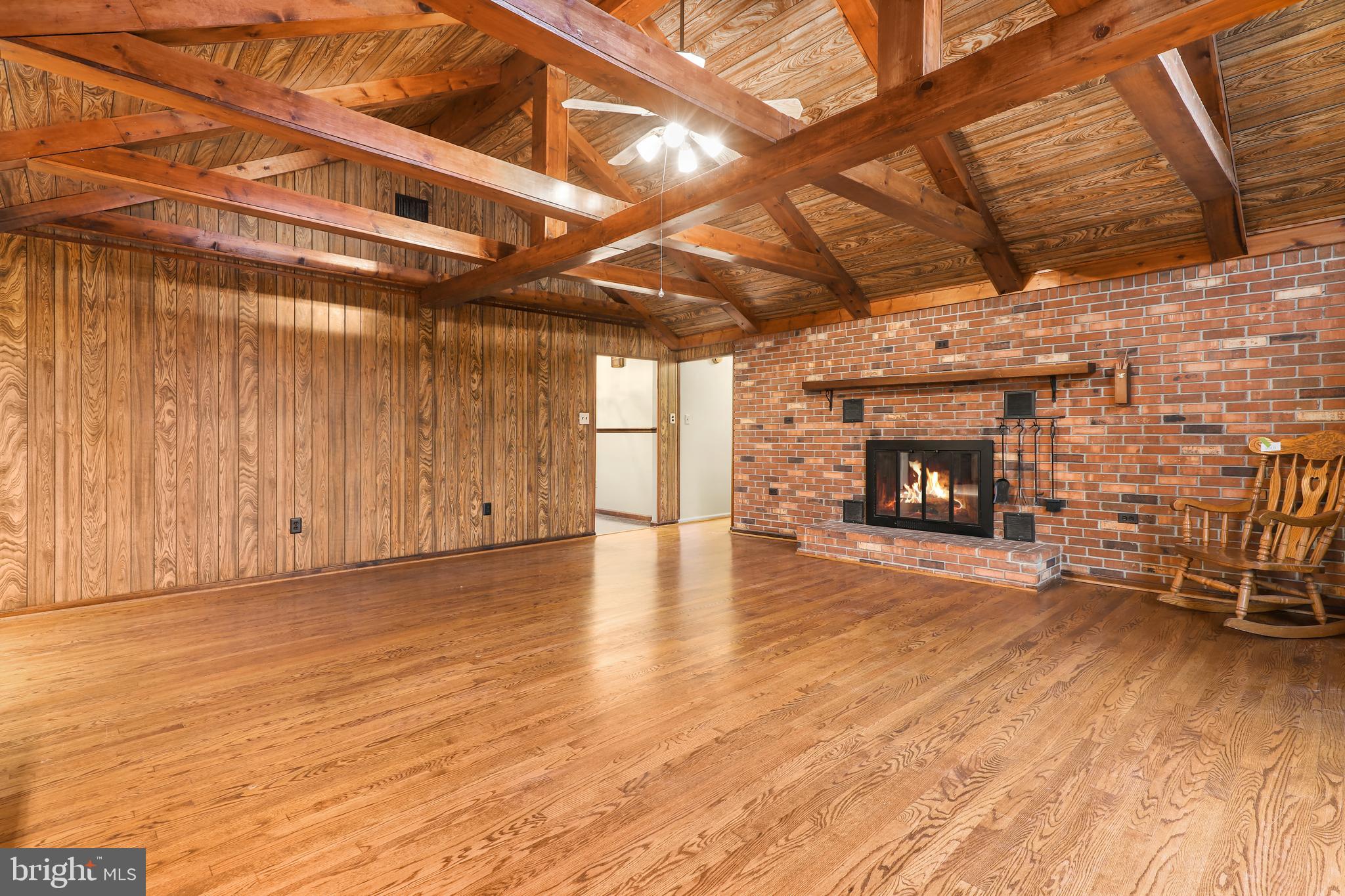 5562 Snow Mountain Road Broad Run, VA 20137 - Photo 13 of 46 Family Room