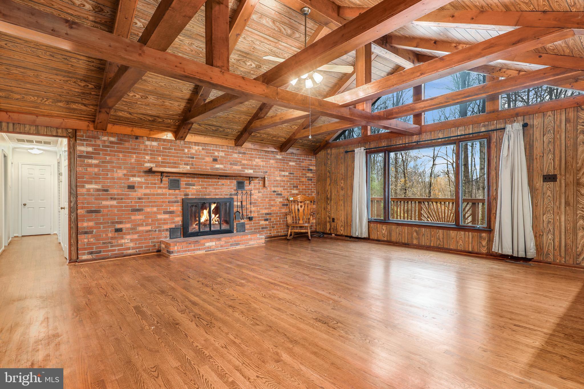 5562 Snow Mountain Road Broad Run, VA 20137 - Photo 14 of 46 Family Room
