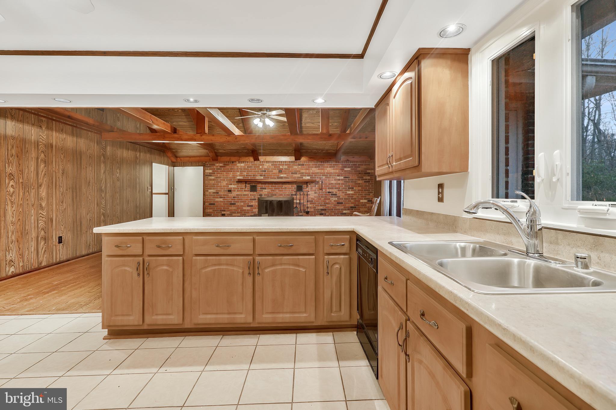 5562 Snow Mountain Road Broad Run, VA 20137 - Photo 21 of 46 Kitchen