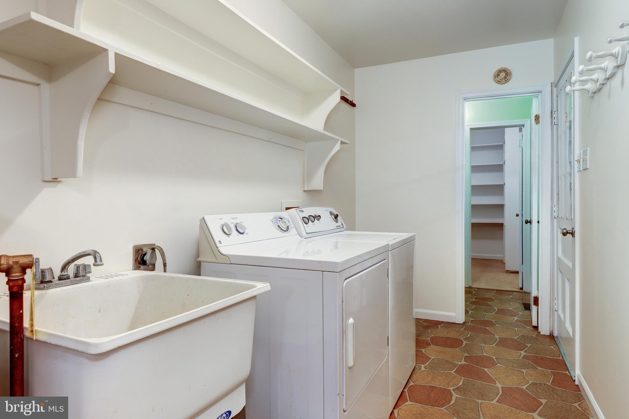 5562 Snow Mountain Road Broad Run, VA 20137 - Photo 39 of 46 Laundry/Mud Room