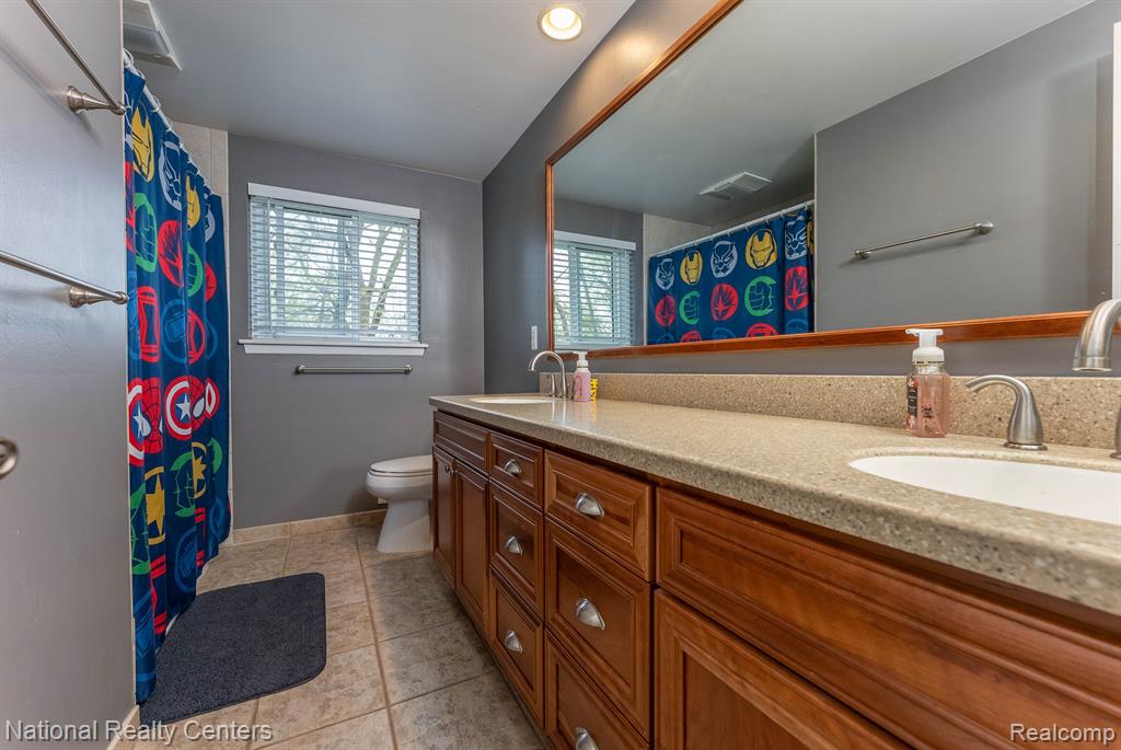 35810 Smithfield Road Farmington, MI 48335 - Photo 28 of 46
